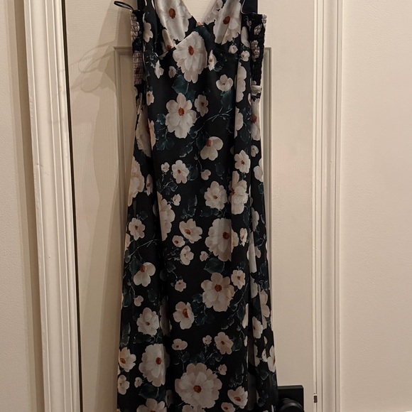 Abercrombie & Fitch Dresses & Skirts - Abercrombie & Fitch Black and Cream Floral Maxi Dress